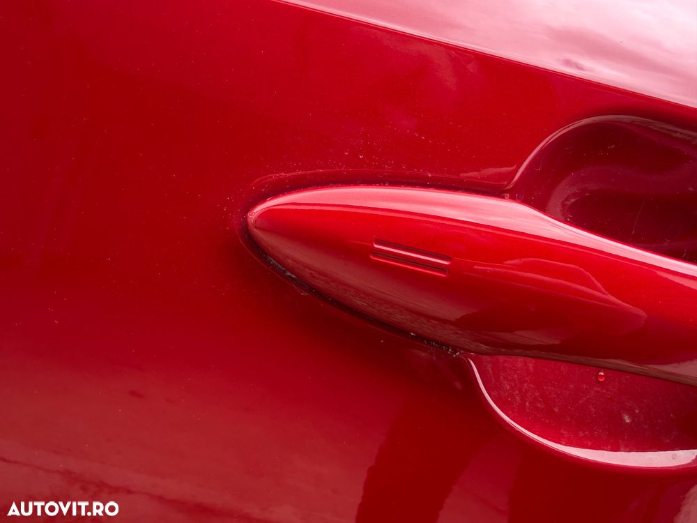 Toyota Corolla 1.8 HSD Dynamic Bi-tone - 8