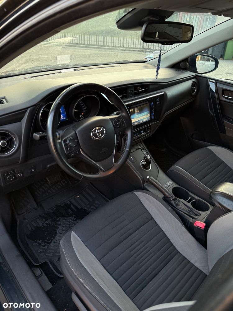 Toyota Auris - 4