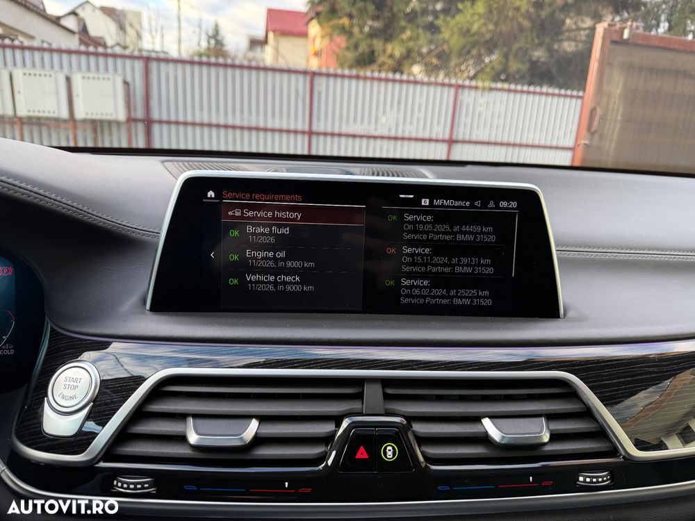 BMW Seria 7 730d xDrive MHEV - 31