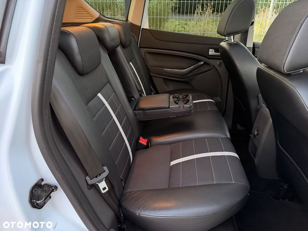 Ford Kuga 2.0 TDCi 4x4 Titanium - 22