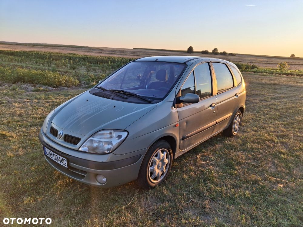 Renault Scenic - 1
