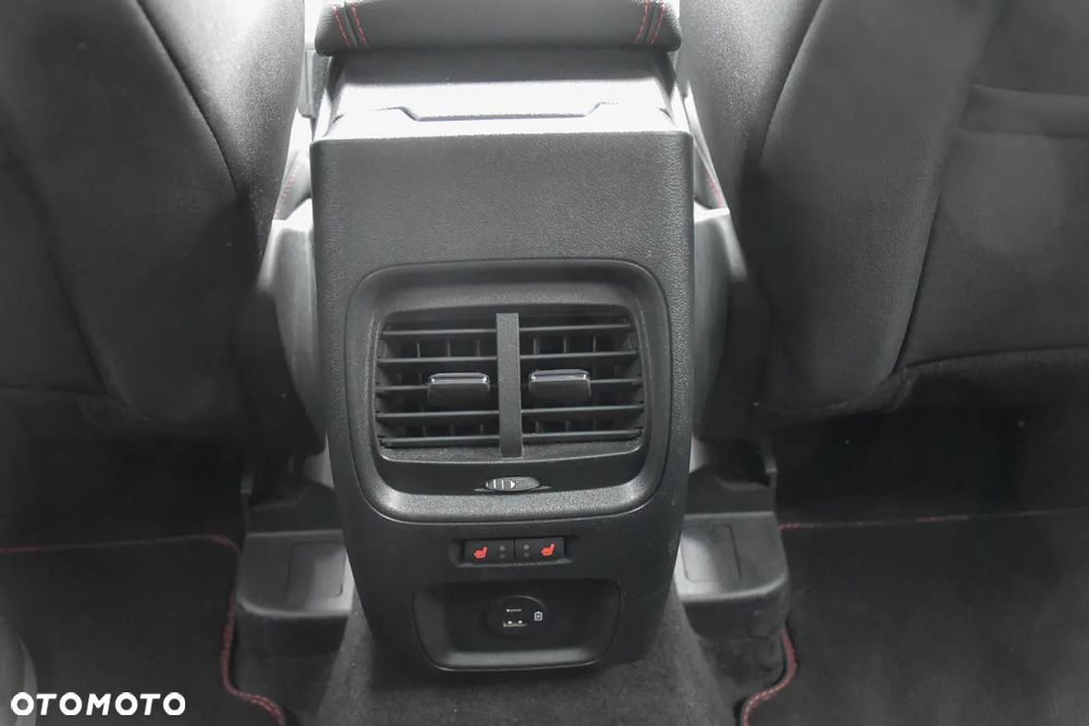 Ford Kuga 1.5 EcoBoost FWD ST-Line X - 41