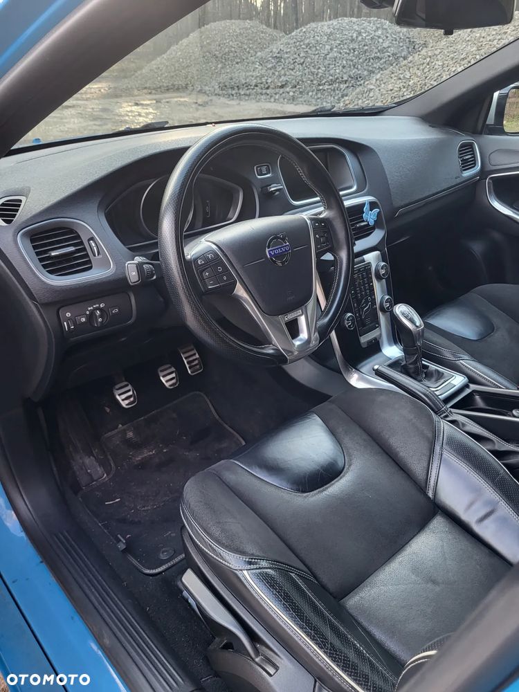 Volvo V40 D2 R Design - 20