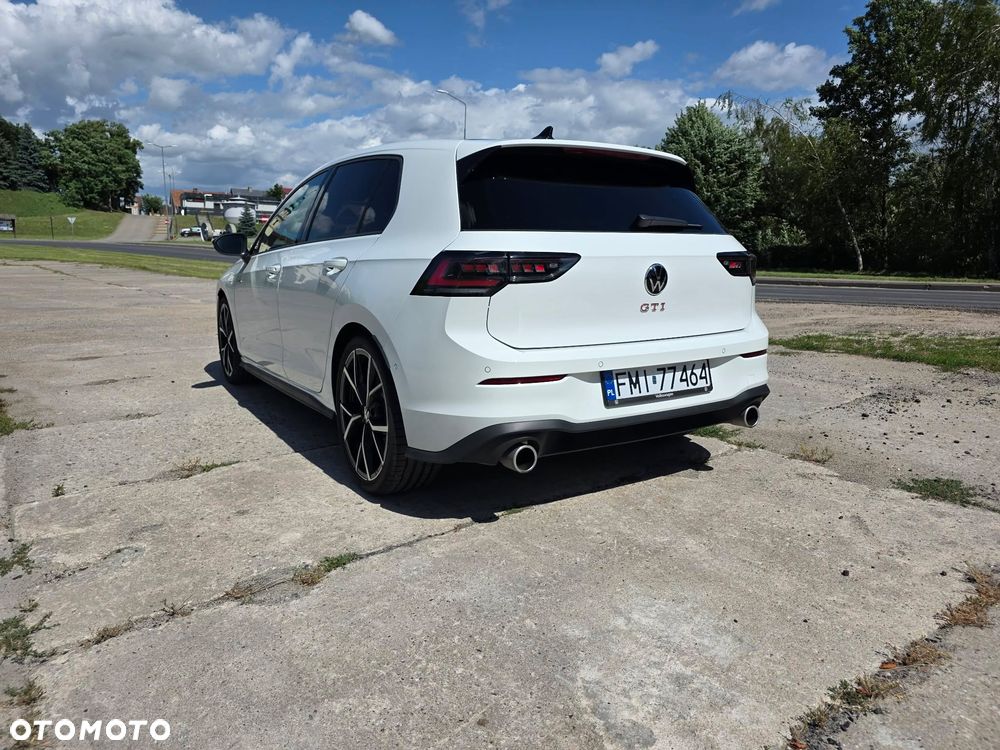 Volkswagen Golf - 28