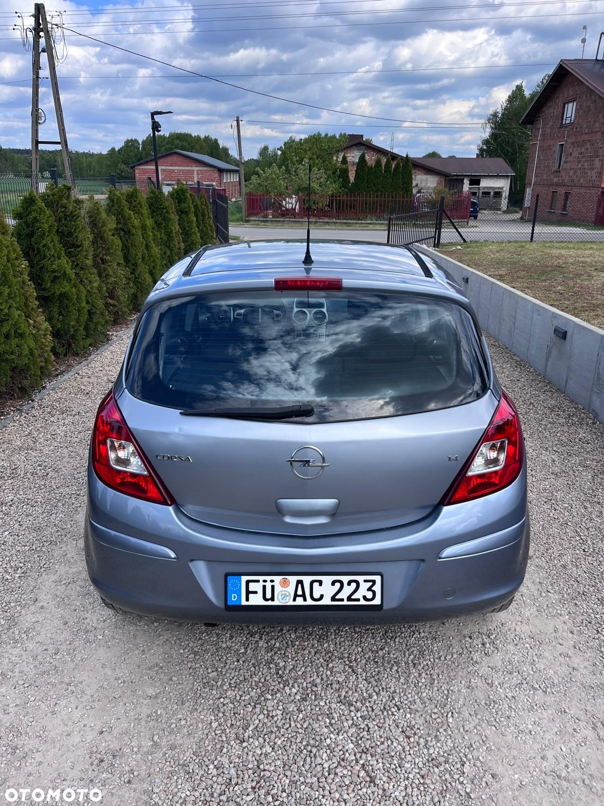 Opel Corsa 1.4 16V - 8