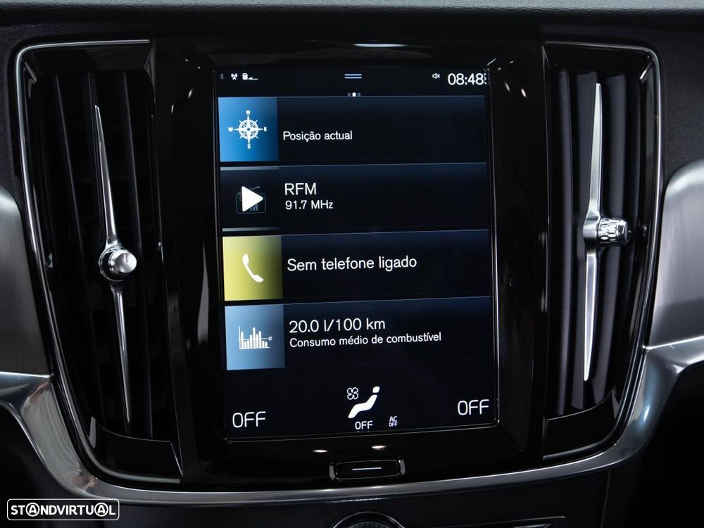 Volvo V90 2.0 T8 Momentum AWD Geartronic - 23