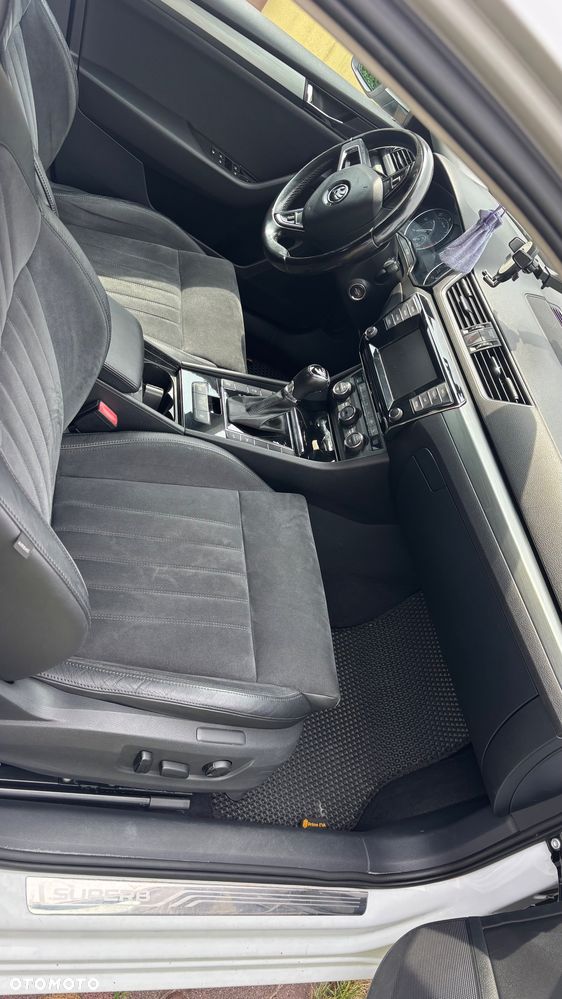Skoda Superb 2.0 TDI Style DSG - 6