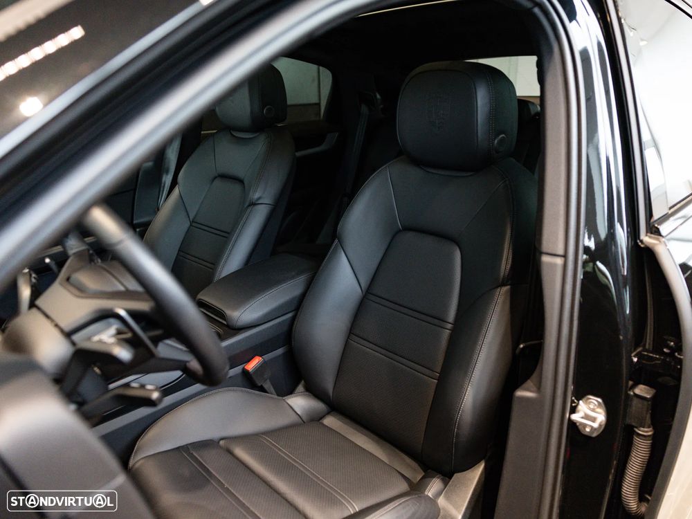 Porsche Cayenne Coupé E-Hybrid - 22