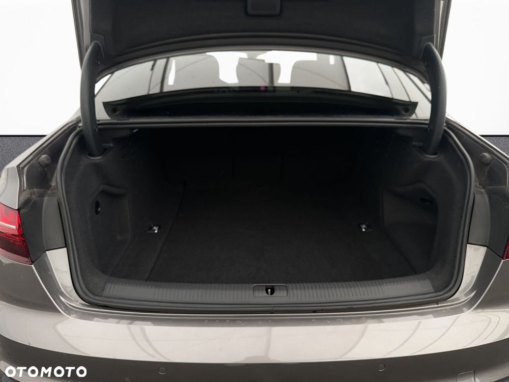 Audi A4 Limousine - 35
