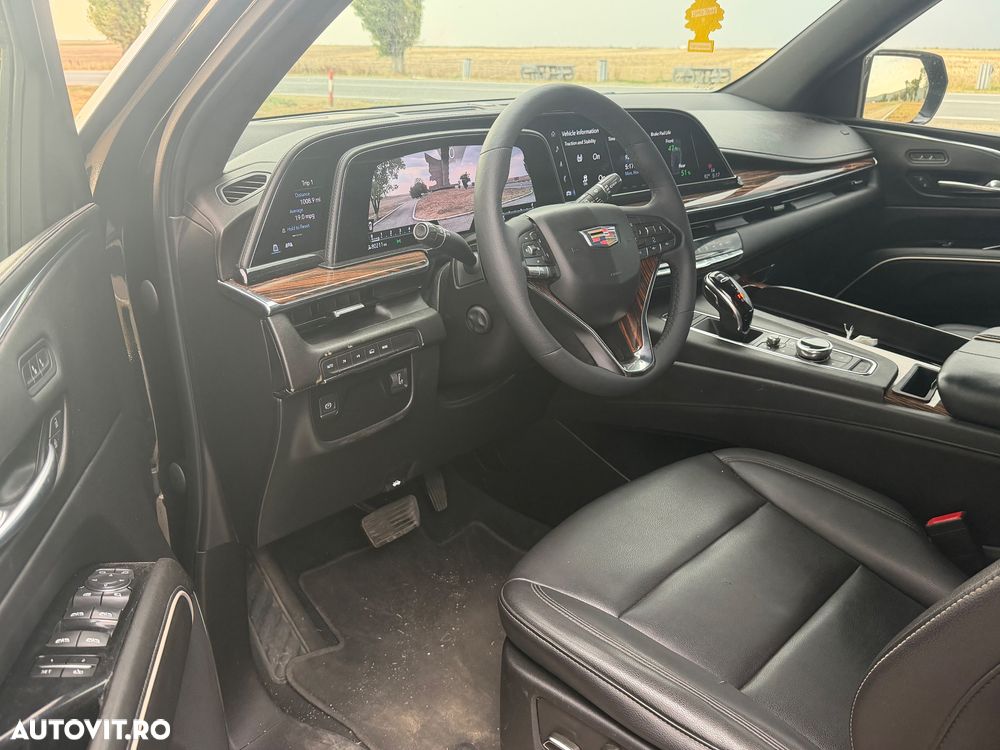 Cadillac Escalade - 2