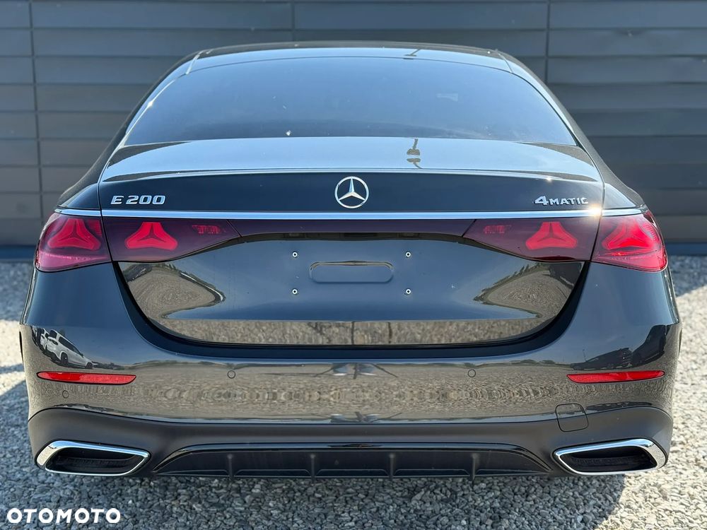 Mercedes-Benz Klasa E 200 mHEV 4-Matic AMG 9G-Tronic - 6