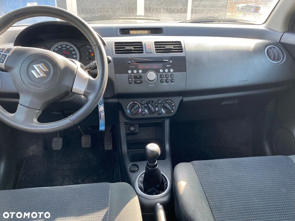 Suzuki Swift - 8