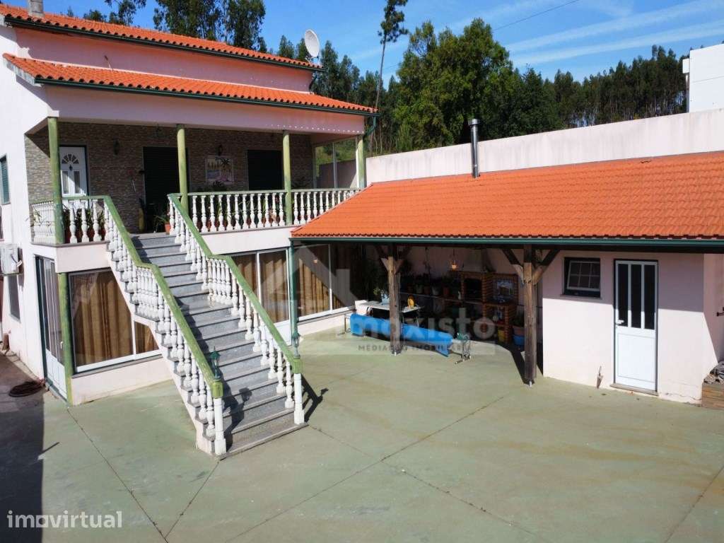 Moradia T5 com anexos e piscina em Figueiró dos Vinhos - Grande imagem: 2/44