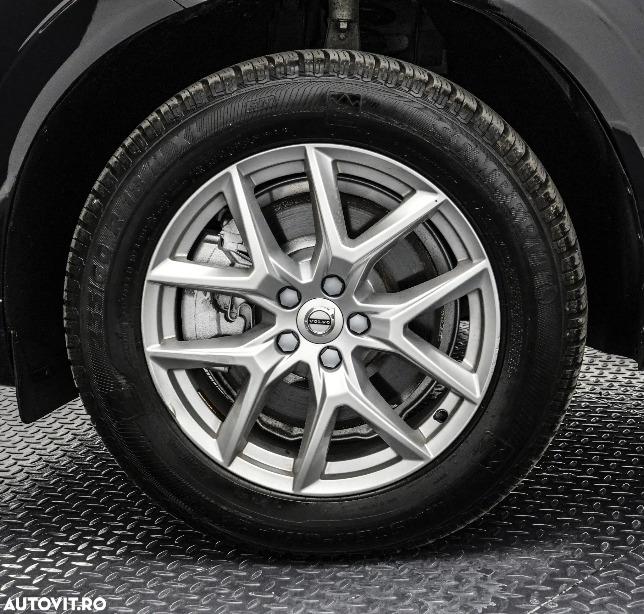 Volvo XC 60 T8 Twin Engine AWD Momentum Pro - 25
