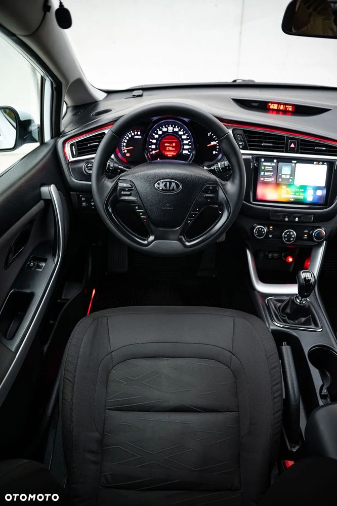 Kia Ceed - 27