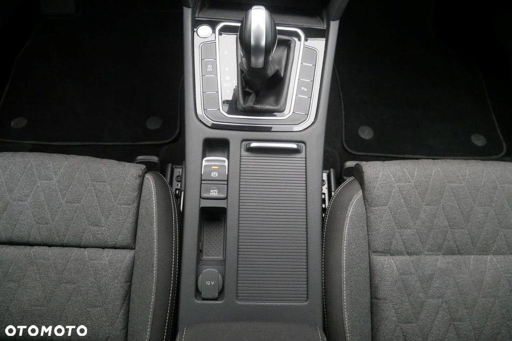 Volkswagen Passat Variant 1.5 TSI EVO Business DSG - 11