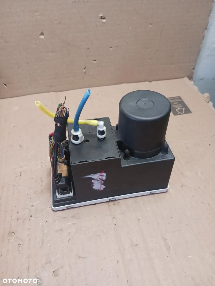 } POMPKA ZAMKA CENTRALNEGO AUDI A3 A4 nr 8L0862257E - 1