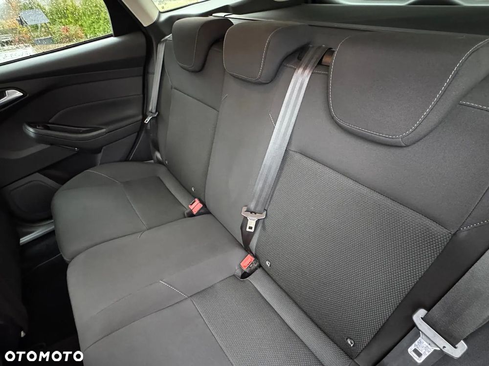 Ford Focus Turnier 1.5 EcoBlue Start-Stopp-System TITANIUM - 20