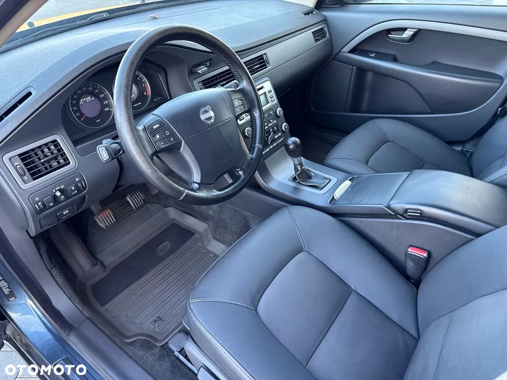 Volvo V70 2.0 Momentum - 26
