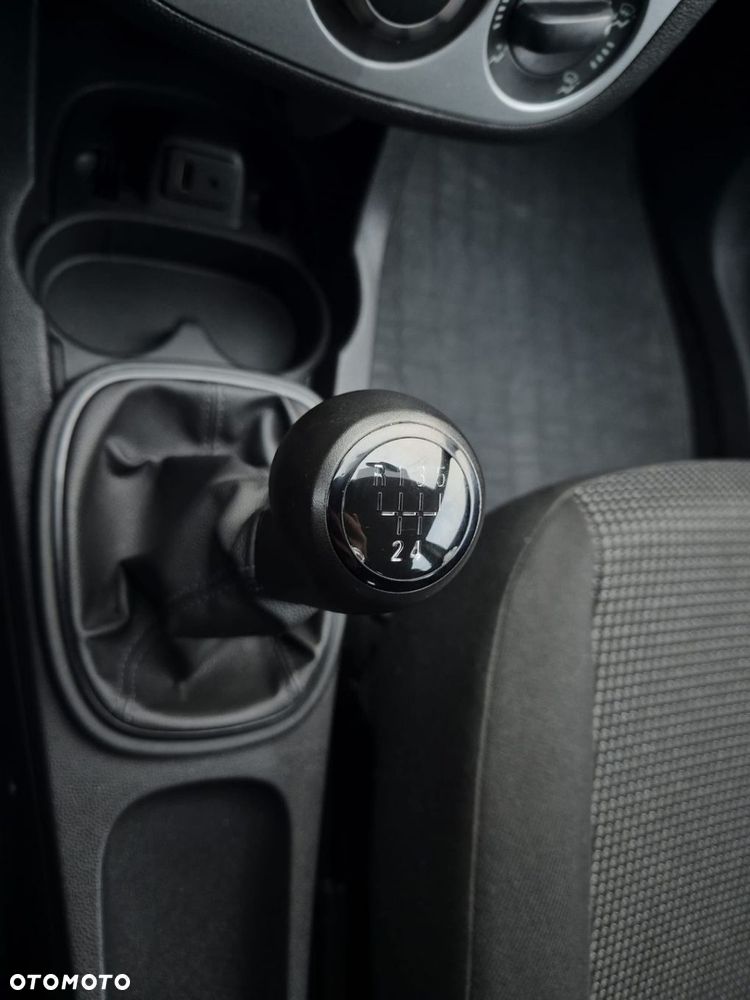 Opel Corsa 1.2 16V Essentia - 22