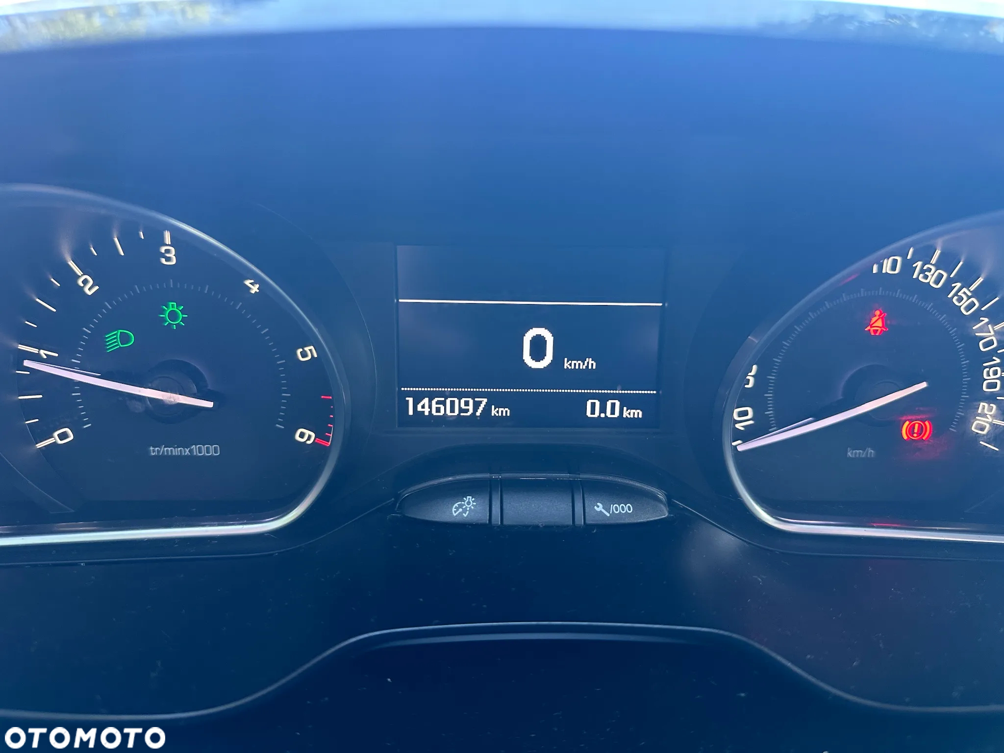 Peugeot 2008 1.6 BlueHDi Active - 4
