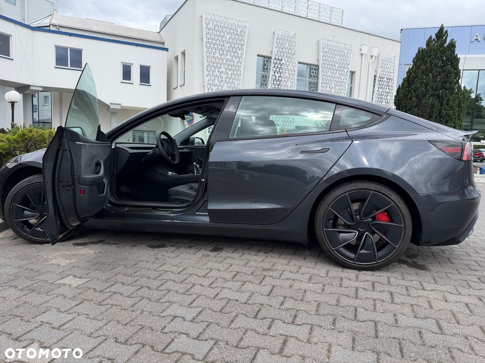 Tesla Model 3 AWD - 8