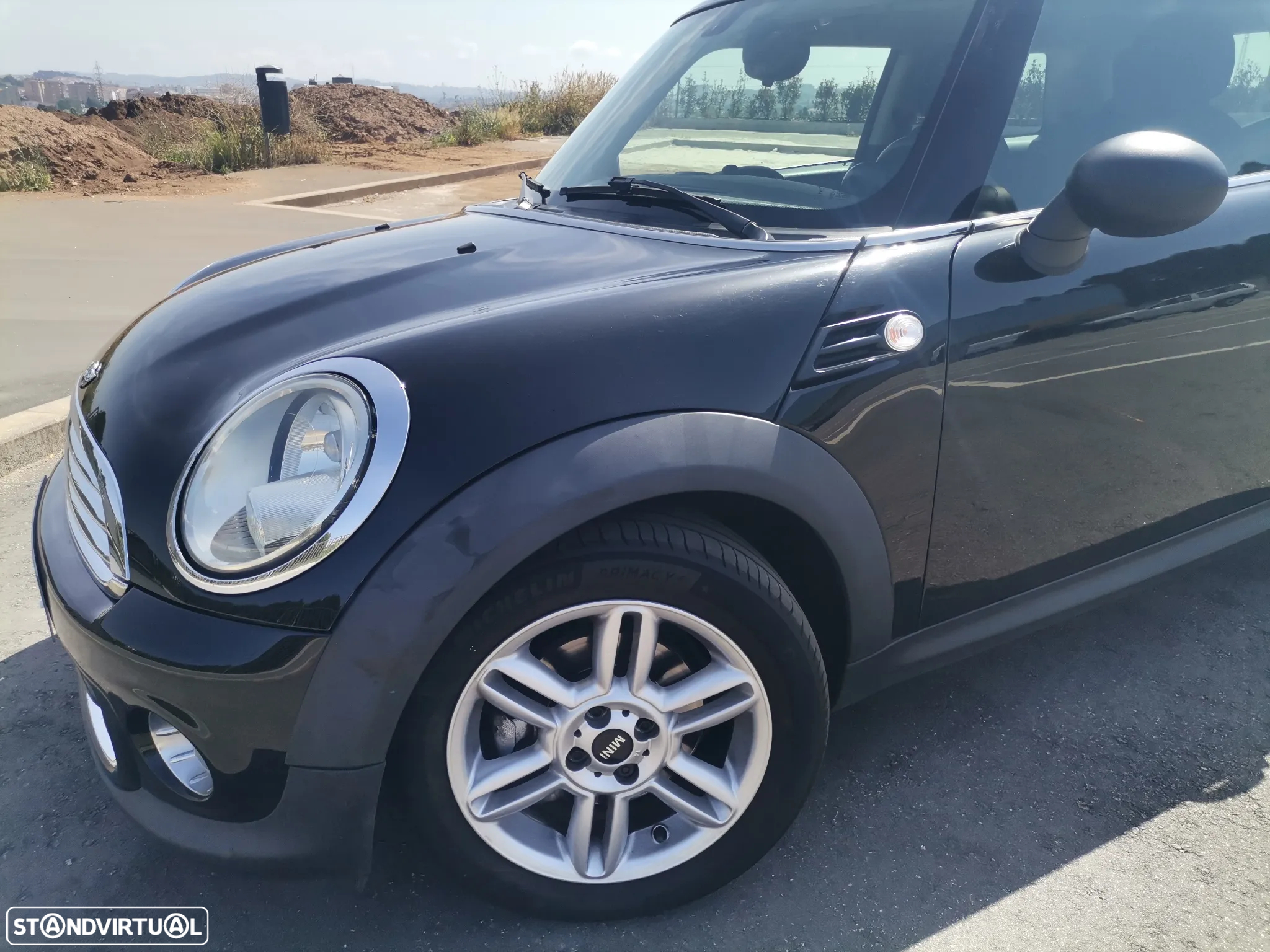 MINI 3 Portas One D - 18