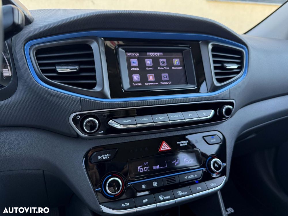 Hyundai IONIQ - 9
