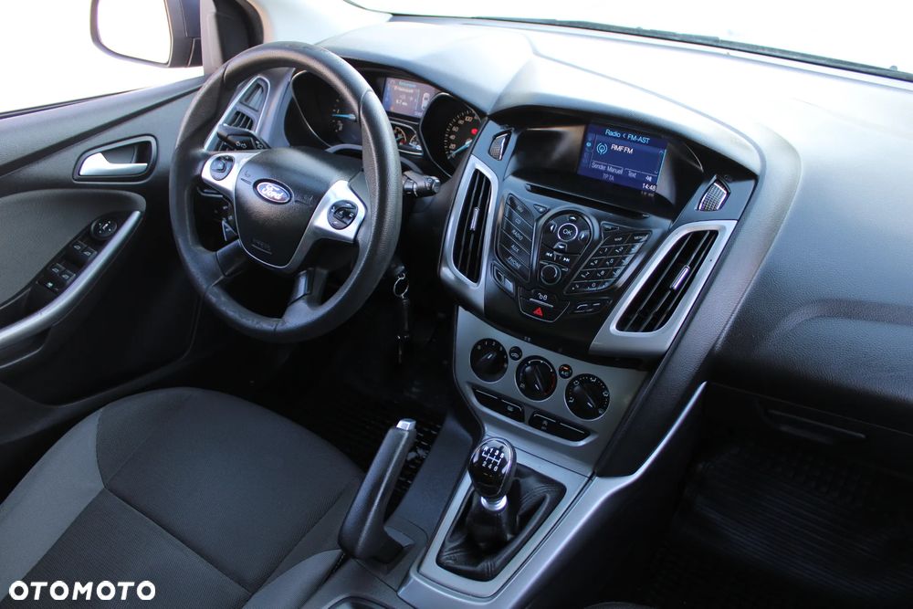 Ford Focus SW - 15