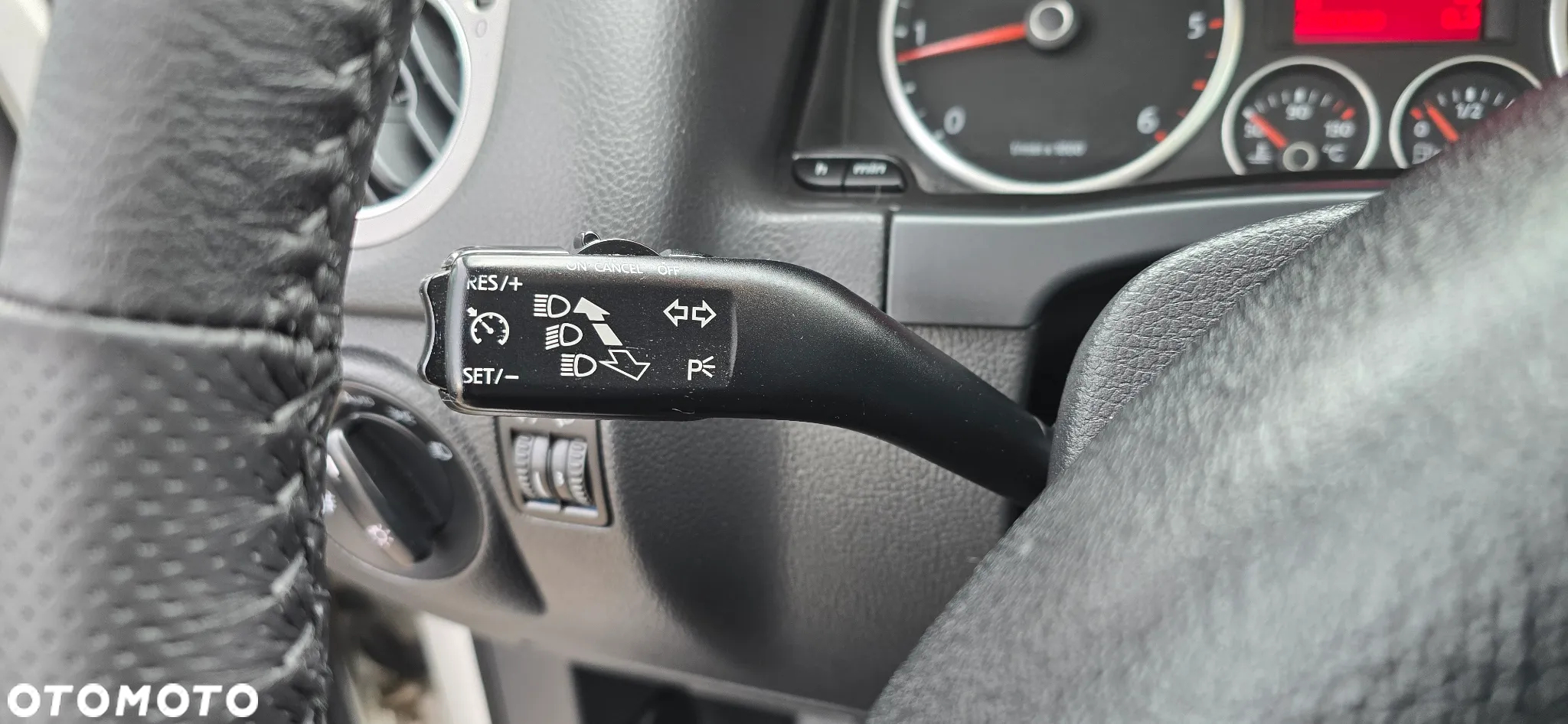 Volkswagen Tiguan 2.0 TDI DPF 4Motion Exclusive - 35