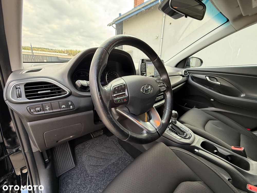 Hyundai i30 1.6 D Comfort DCT - 17