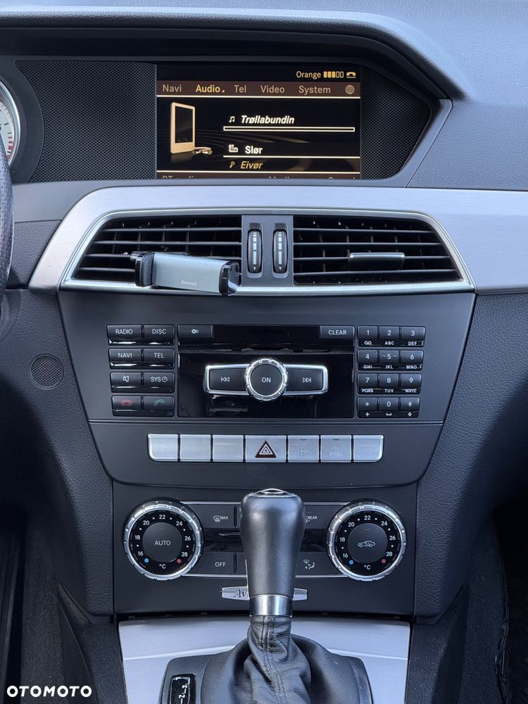 Mercedes-Benz Klasa C 180 CGI Automatik BlueEFFICIENCY Avantgarde - 10