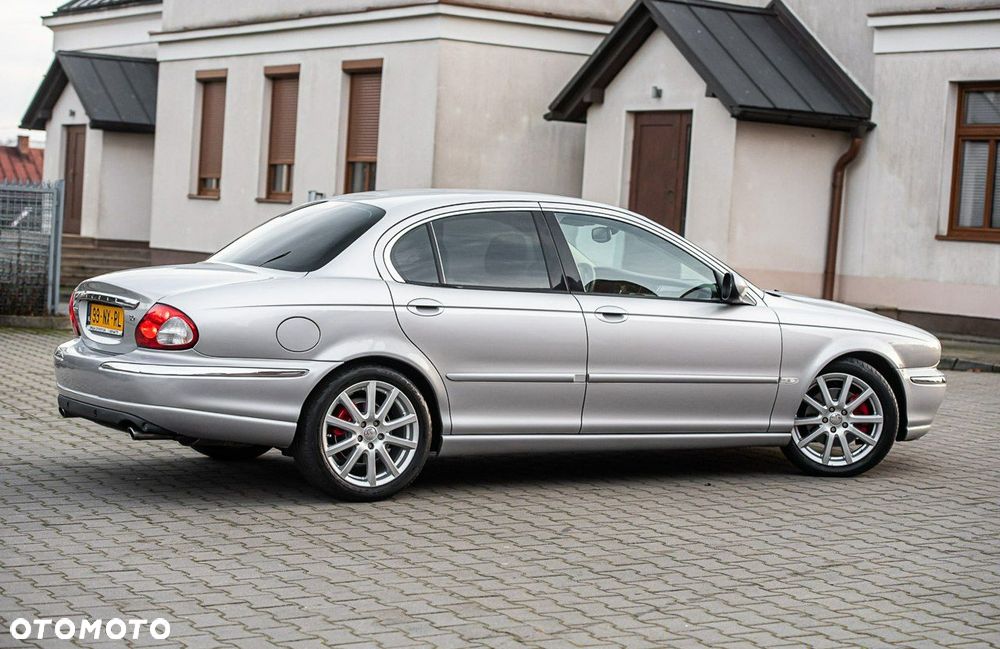 Jaguar X-Type 3.0 V6 4x4 Executive - 17