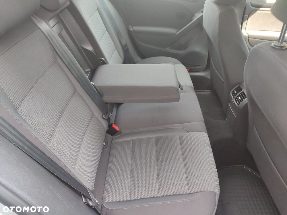 Volkswagen Golf - 16
