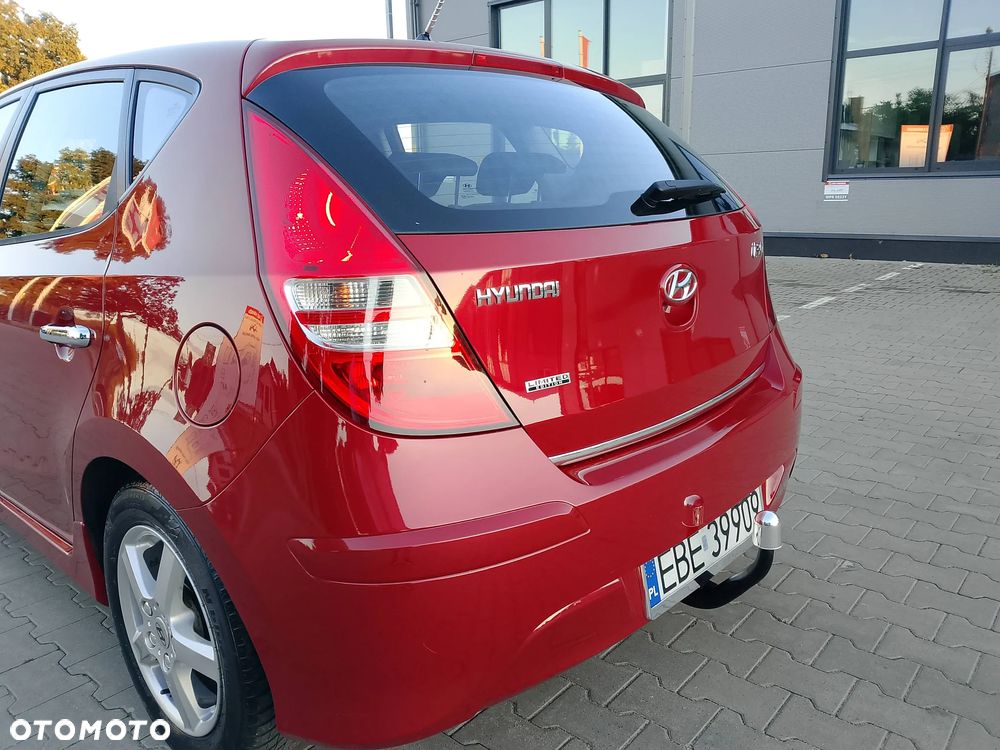 Hyundai i30 1.4 Base + - 14