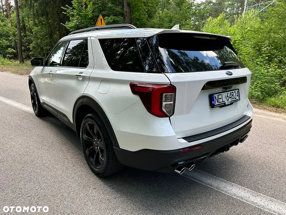 Ford Explorer EcoBoost Plug-in Hybrid ST-LINE - 2