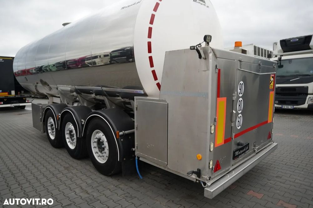 Magyar REZERVOR ALIMENTE / 30.000 L / AXĂ RIDICATĂ / AXĂ DE DIRECȚIE / - 11