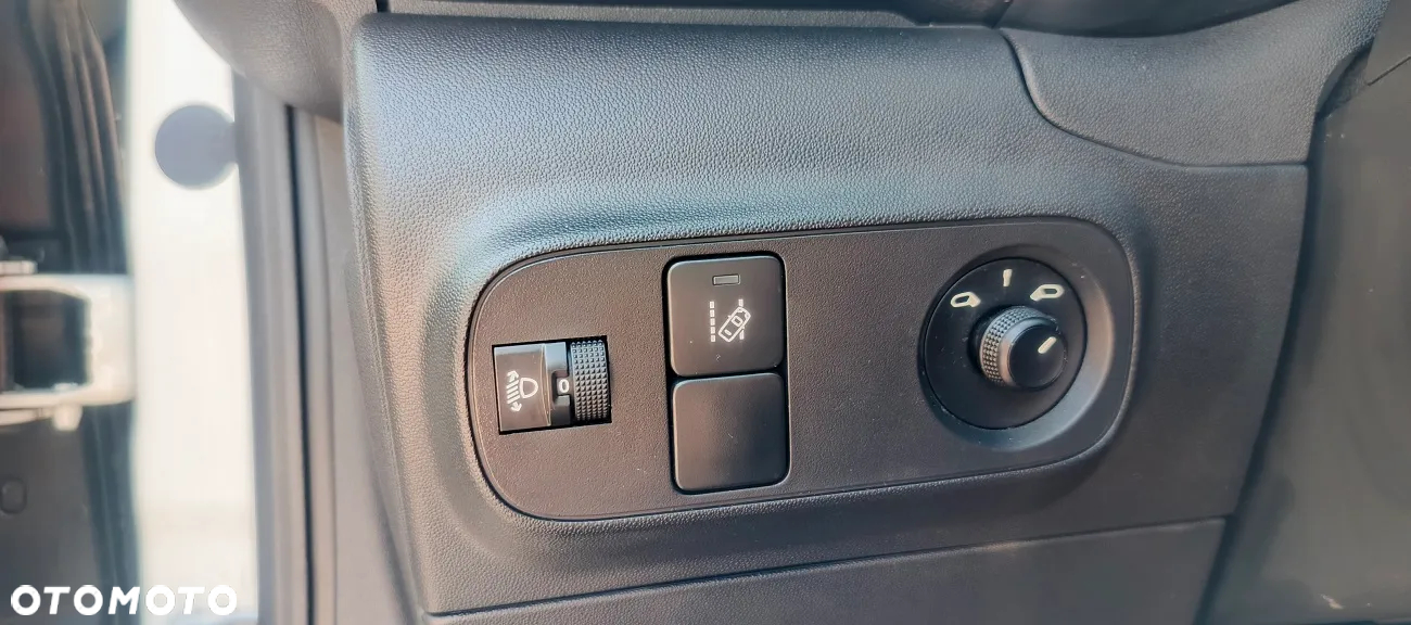 Citroën C3 1.2 PureTech Shine - 24