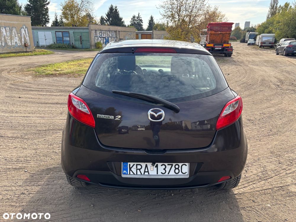 Mazda 2 - 7