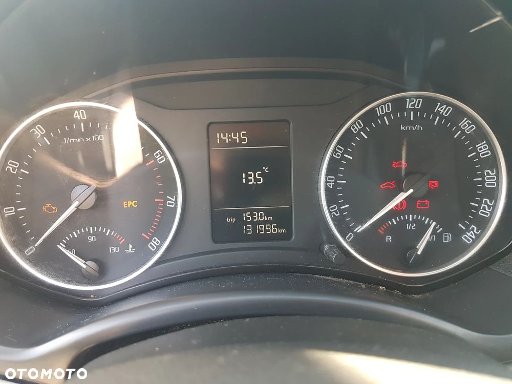 Skoda Octavia 1.6 - 12