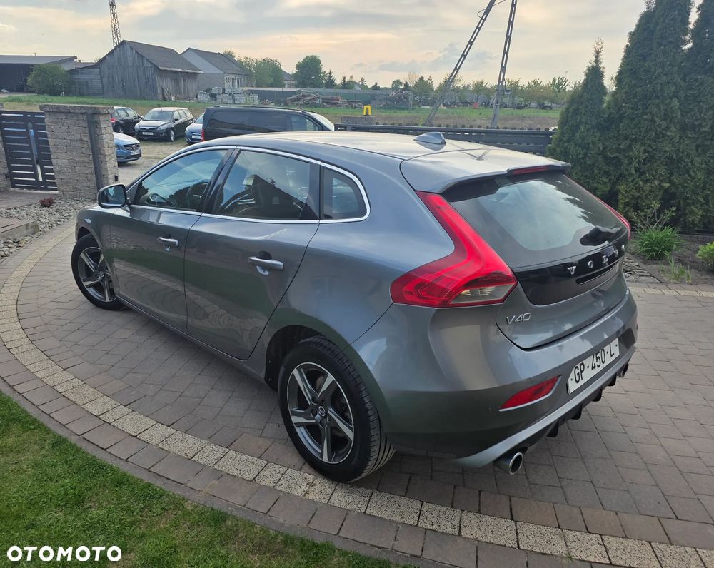 Volvo V40 D2 Drive-E R-Design Momentum - 3