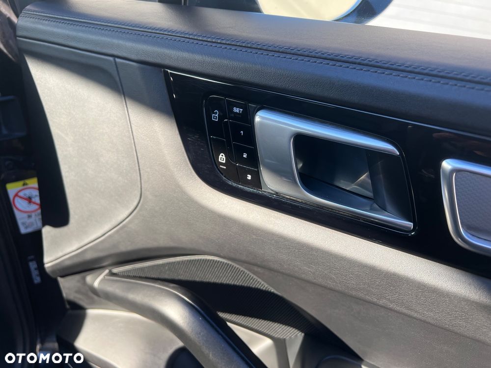 Porsche Cayenne E-Hybrid Tiptronic S Platinum Edition - 34