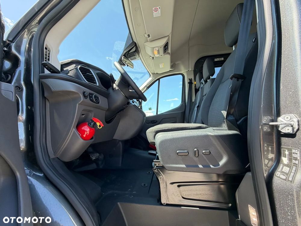 Ford Transit - 12