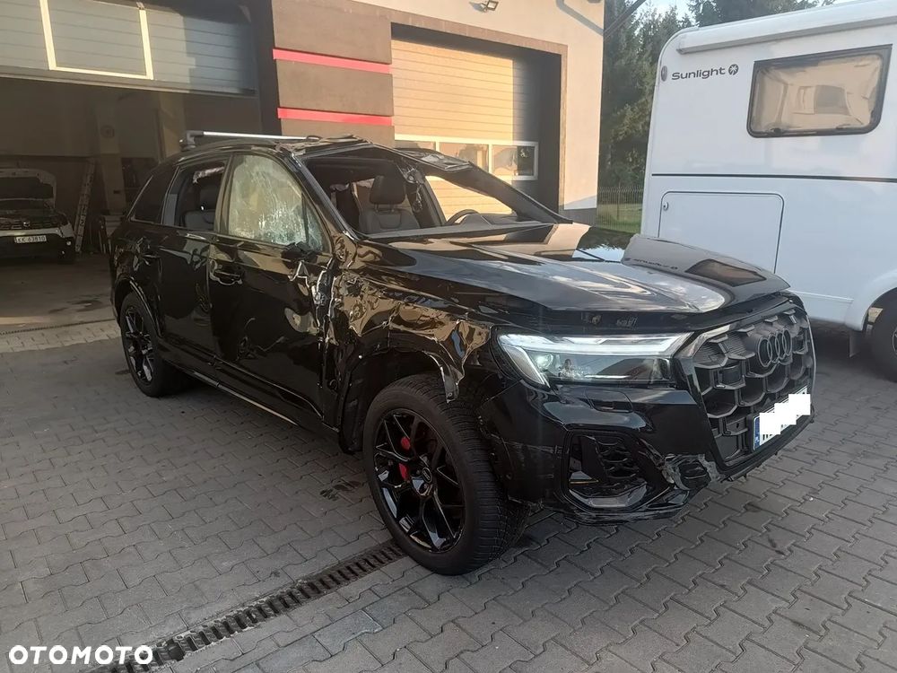 Audi Q7 TFSI e PHEV 360 kW Quattro S Line Tiptr - 1