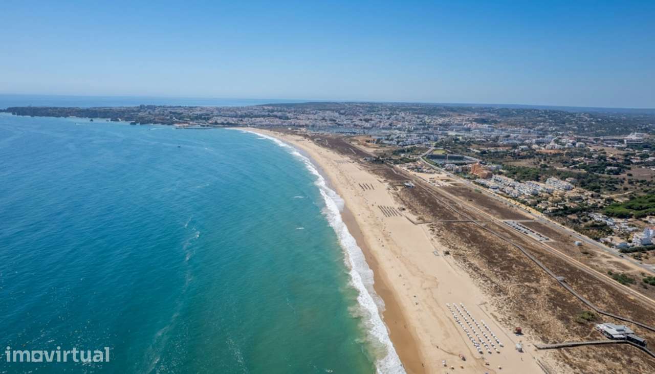 Terreno em primeira linha à venda na Meia Praia, Lagos, Algarve - Grande imagem: 5/19