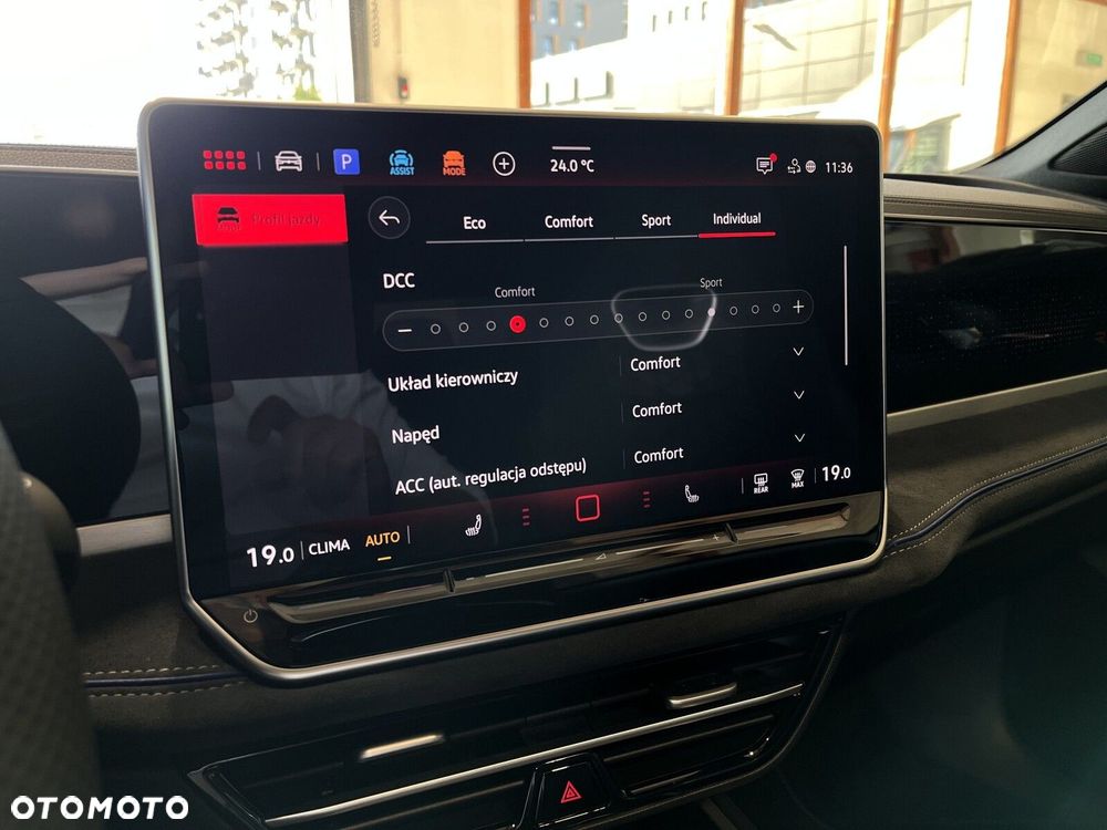 Volkswagen Passat Variant 2.0 TDI SCR R-Line Plus DSG - 25