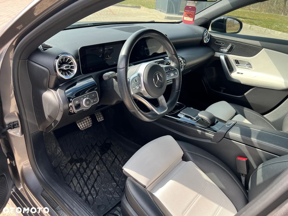 Mercedes-Benz Klasa A 220 4Matic 7G-DCT AMG Line - 13