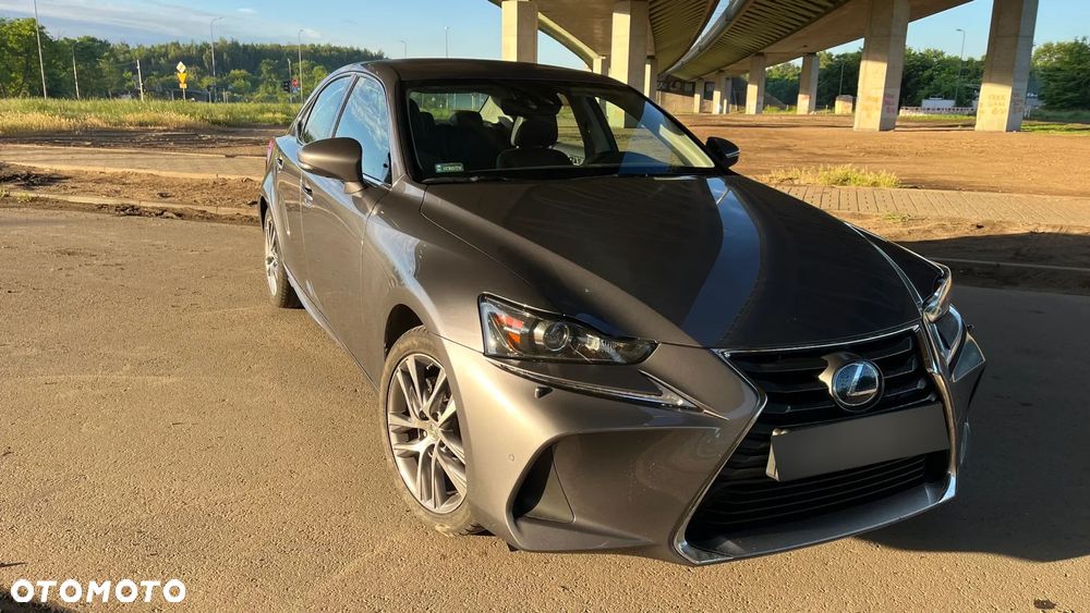 Lexus IS 300h Elegance - 1