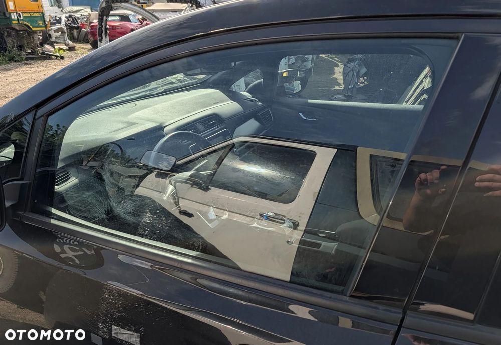 SZYBA BOCZNA LEWA NISSAN LEAF II 2019/2020 ROK - 2