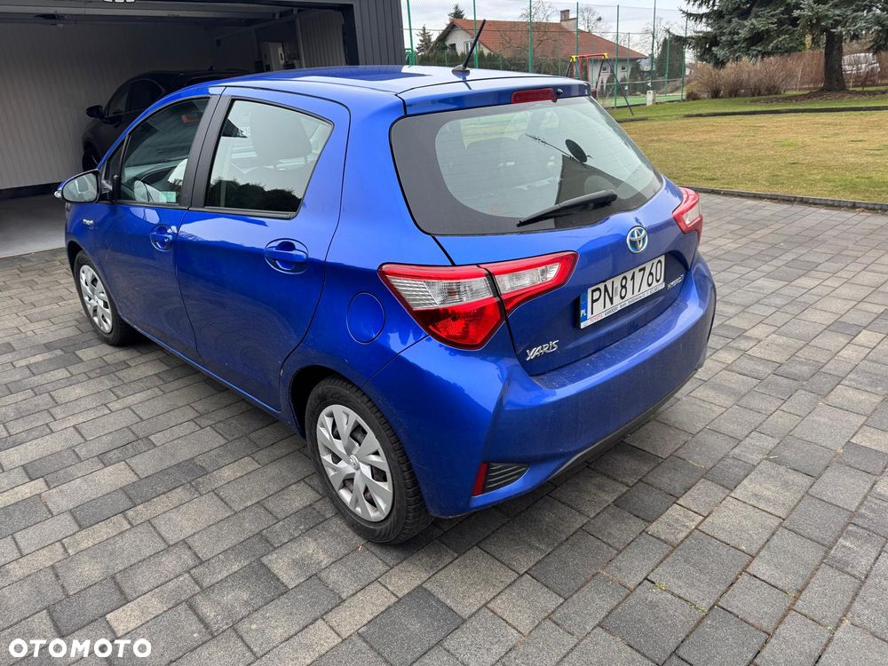 Toyota Yaris Hybrid 100 Life - 1